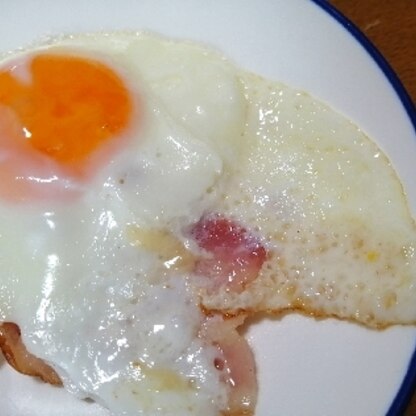 朝食に♪卵とベーコンの塩気が合って、とっても美味しかったです(^^)レシピ、有難うございました☆
